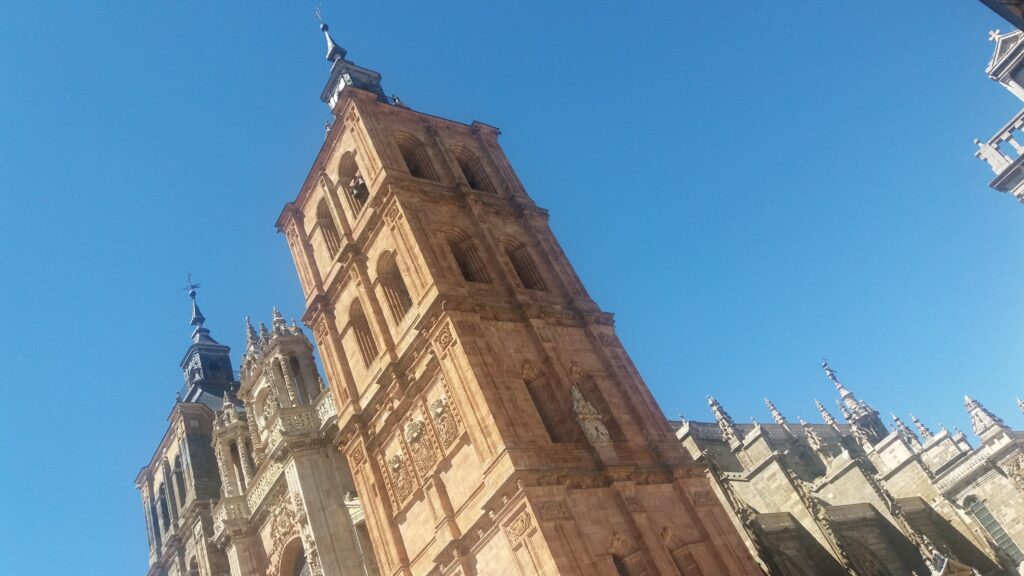Kastylijska katedra w Astordze